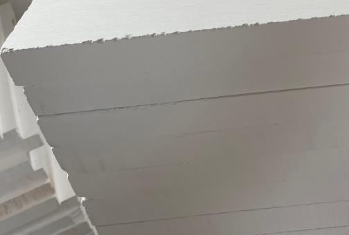 Electrolytic cell insulation board