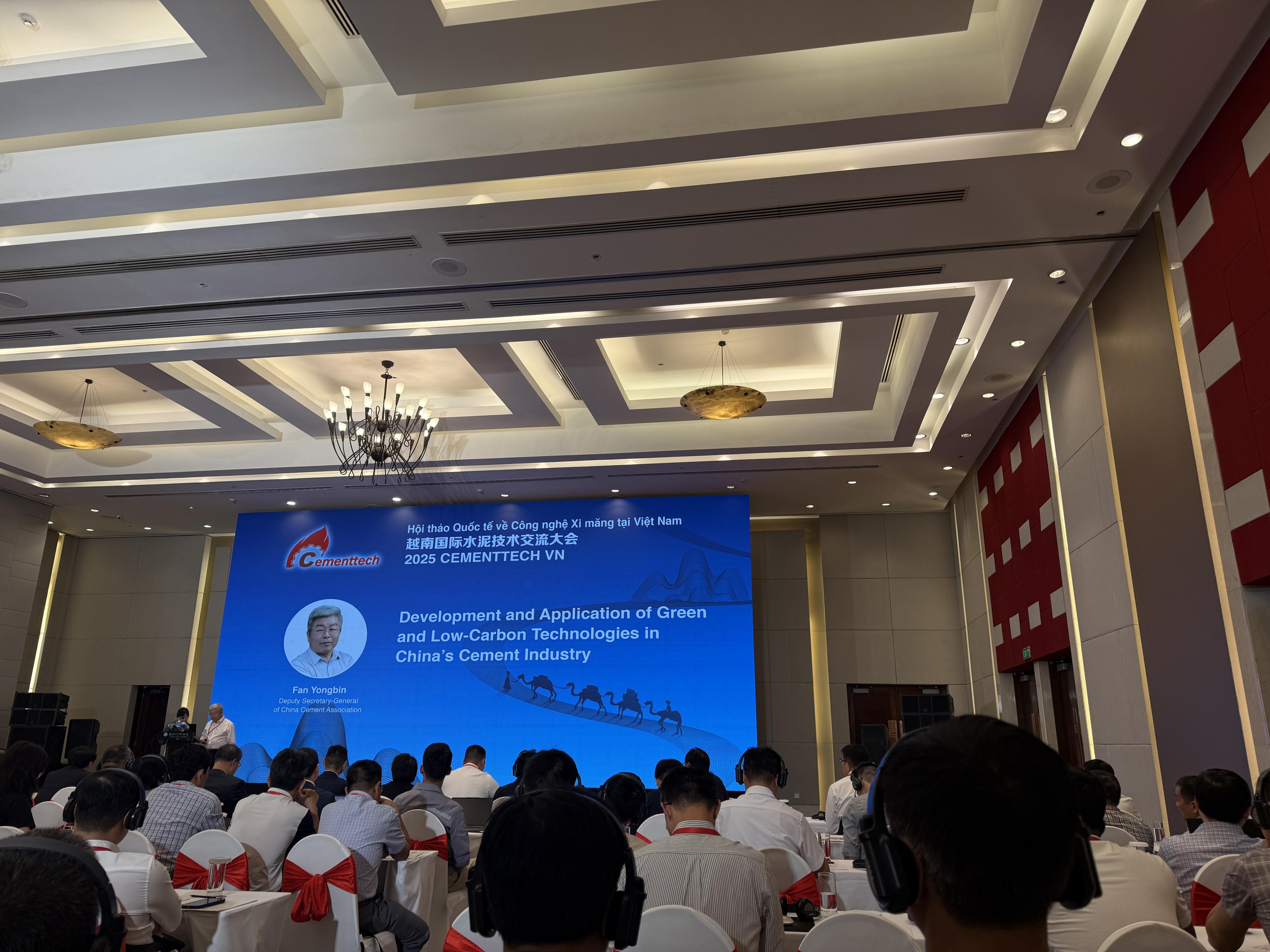 at the Vietnam International Cement Exchange Conference